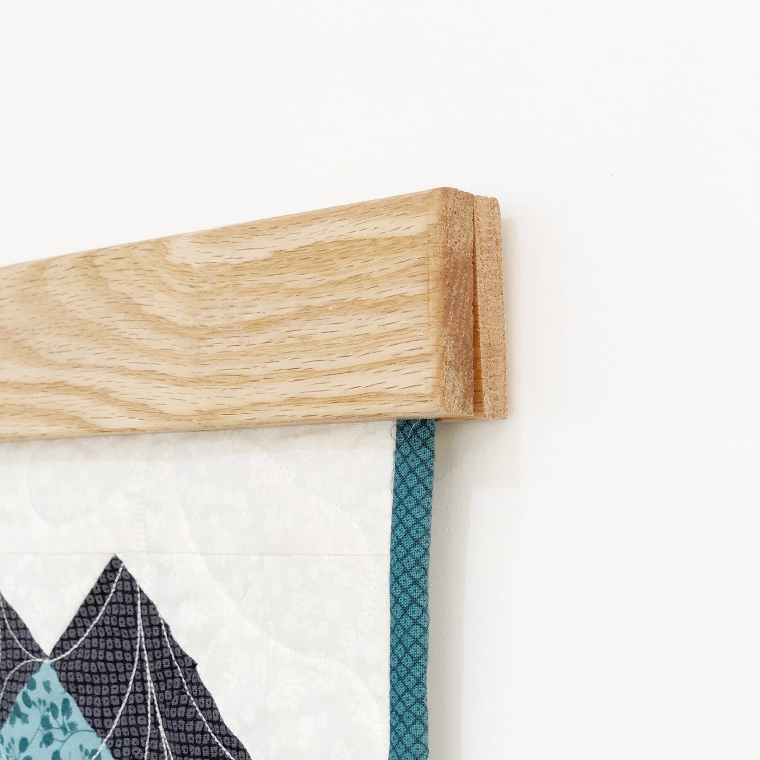  Wall Quilt Hanger with Shelf : Home & Kitchen