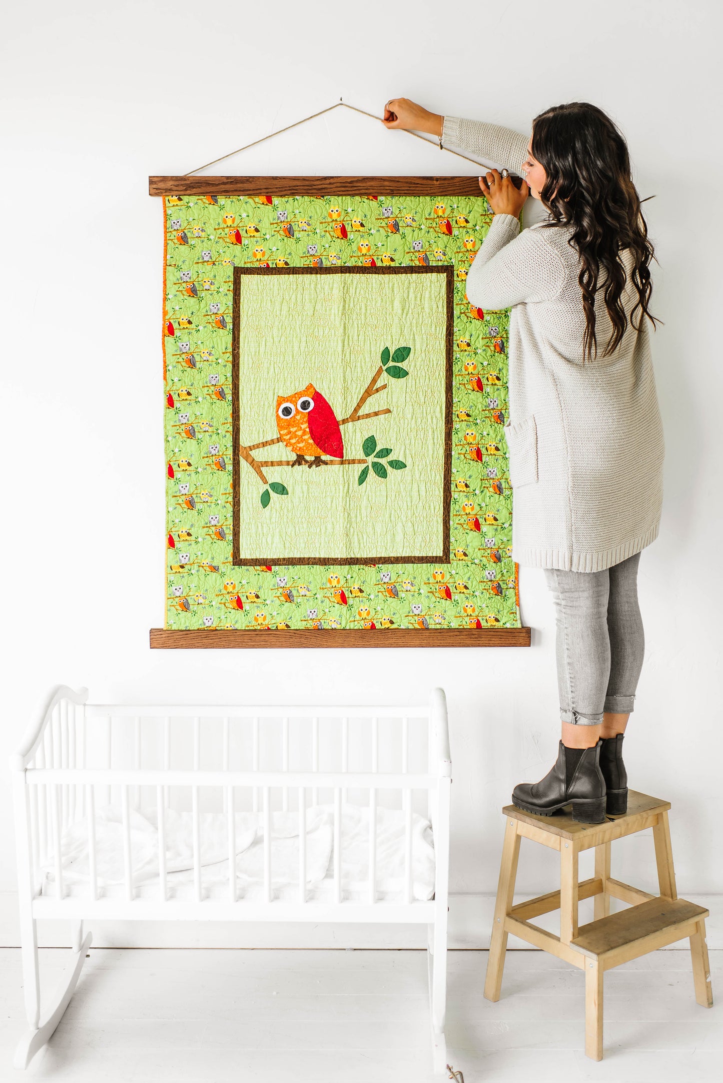 How to hang a baby quilt